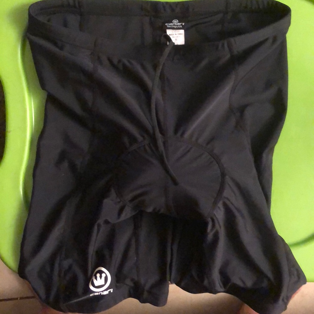 Canary padded shorts size XL